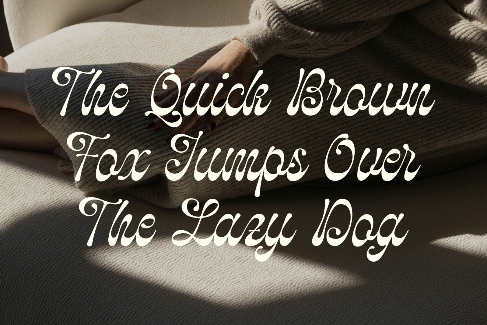 Monaris | Modern Script Typeface